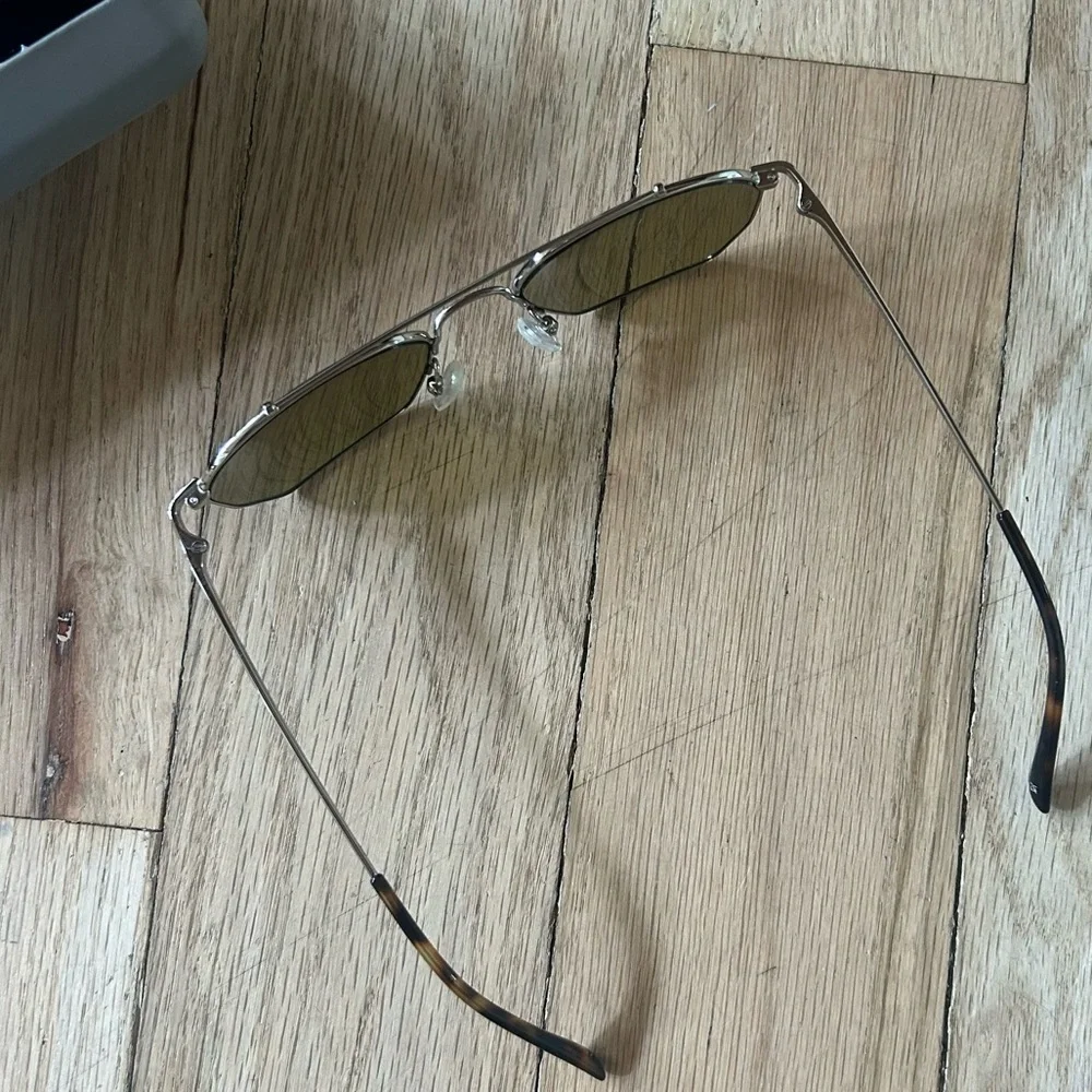 Vehla Bowie Silver Khaki Sunglasses